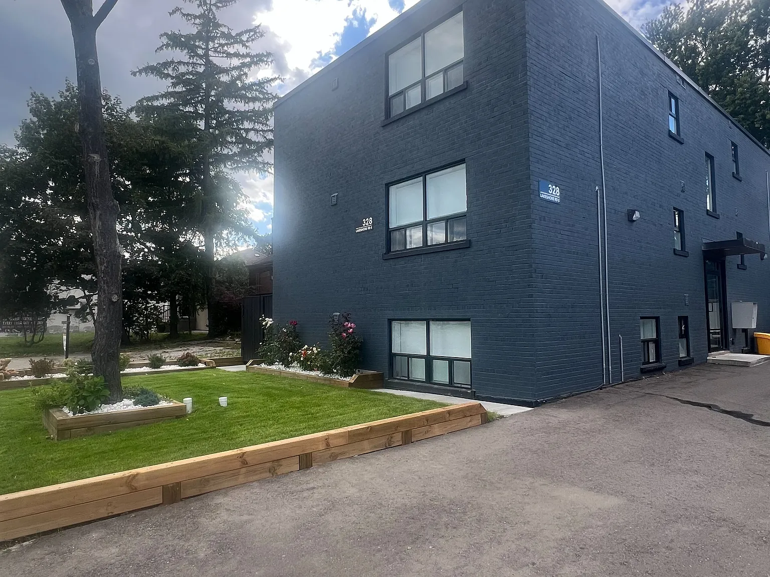 2 bed, $2,000 — Photo 2