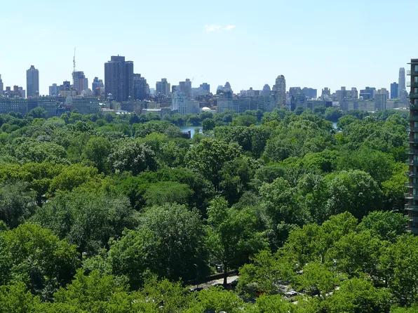 400 Central Park West image 1 of 31
