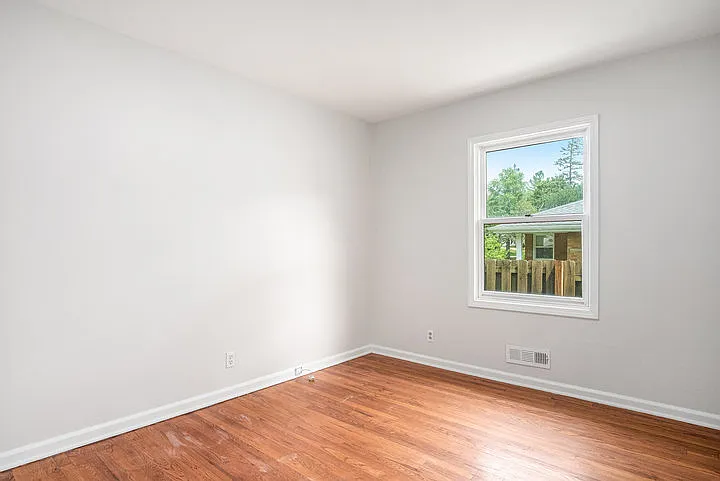 130 Plymouth Ave NE — Photo 22