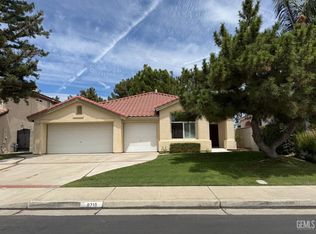 8710 Beau Maison Way, Bakersfield, CA 93311