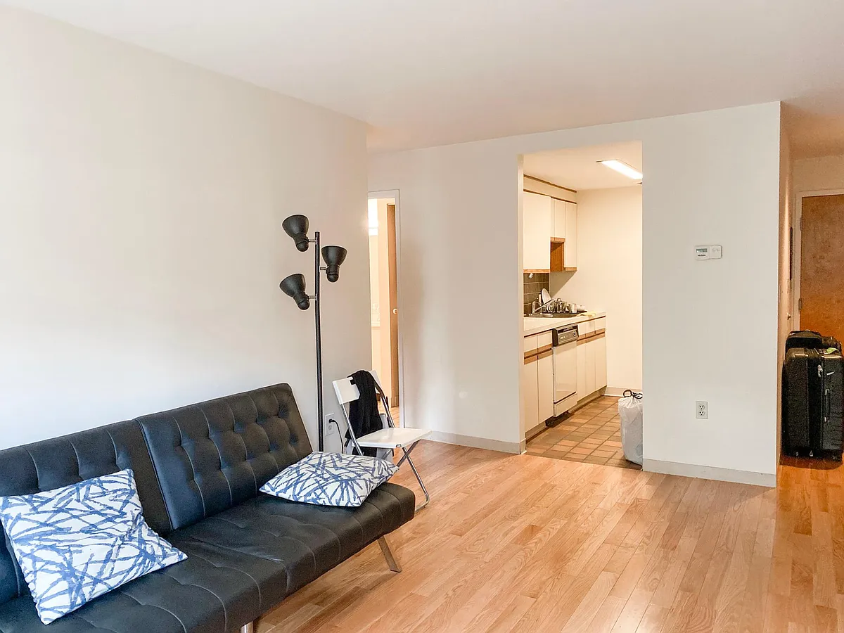 Building Photo - 103 Gainsborough St #301