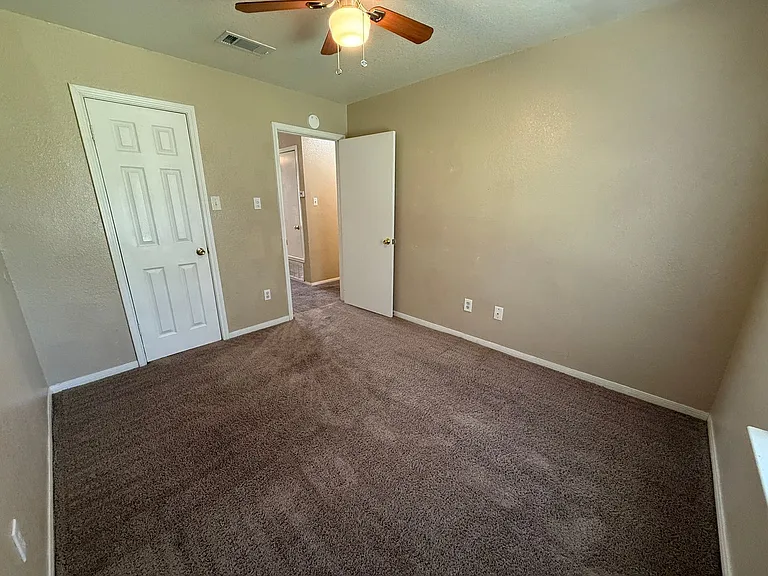 1708 Benttree Dr — Photo 13