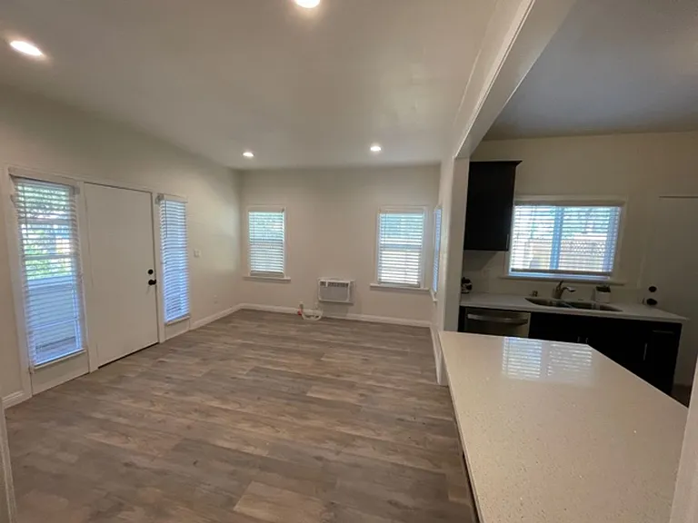 524 Lincoln Ave. — Photo 4