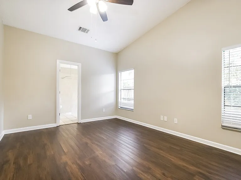 1409 Bridlebrook Dr — Photo 9