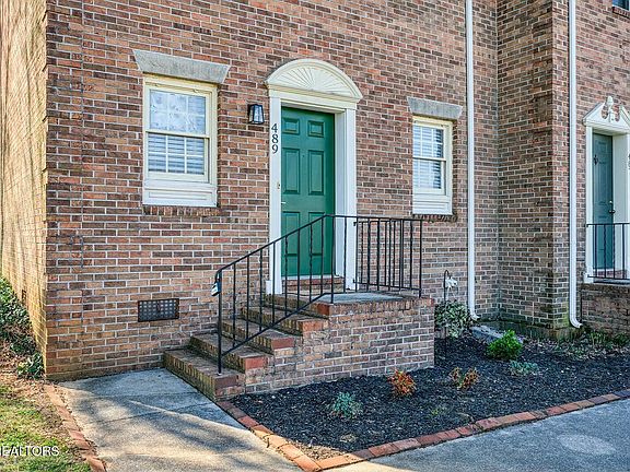 3rd image of 489 Bramblewood Ln