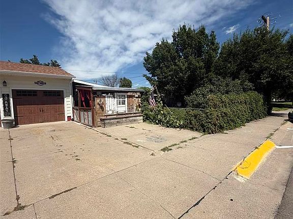 4th image of 224 W 14th St