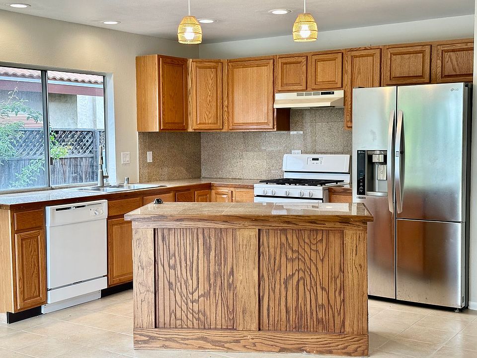 1st image of 1374 La Mancha Pl