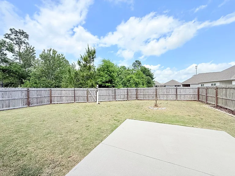 5849 Danbury Blvd — Photo 12