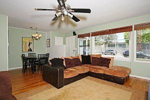 4th image of 4715 Lindblade Dr