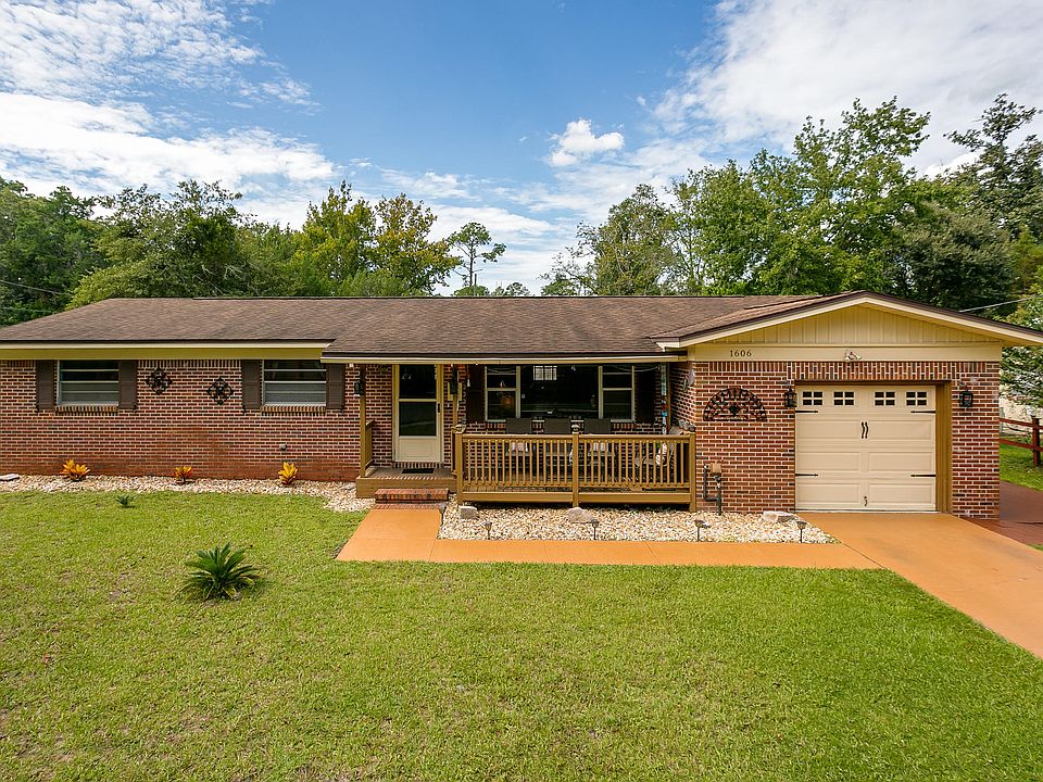 1st image of 1606 Grove Park Dr
