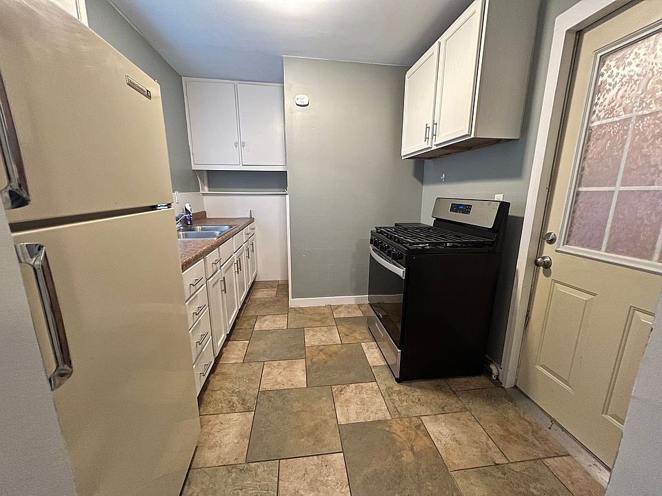 1st image of 417 E Orange St APT 3