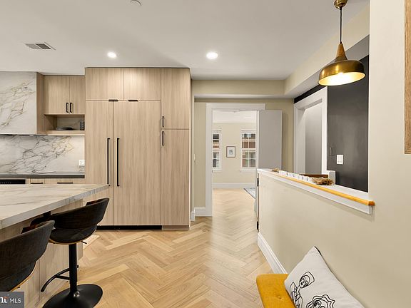 5th image of 1000-1010 Butternut St NW #Penthouse