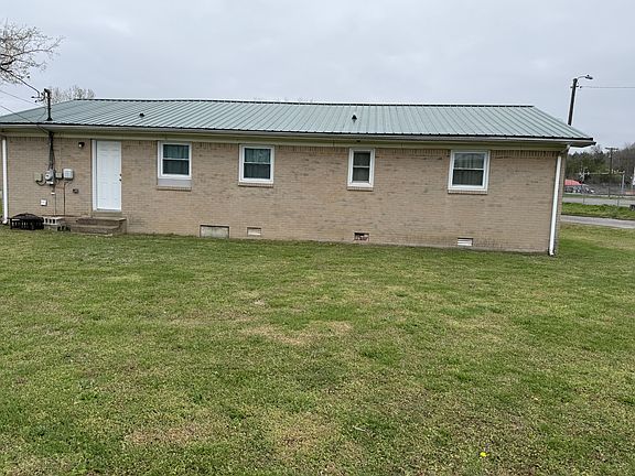 3rd image of 203 N Clydeton Rd