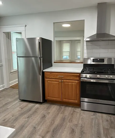 172 Kings Hwy E — Photo 2
