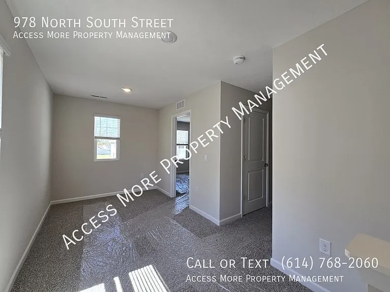 978 N South St — Photo 18