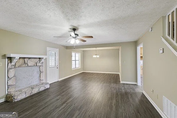 3 bed, 2.5 bath, 2088 sqft, $1,395 — Photo 4