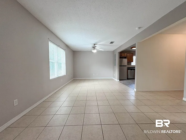 5652 Dee St #A — Photo 9