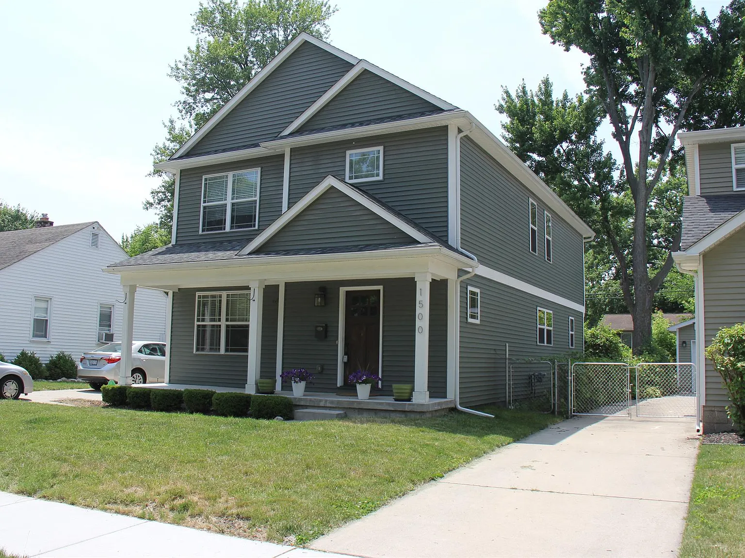 3 bed, 2.5 bath, 2260 sqft, $3,500 — Photo 3