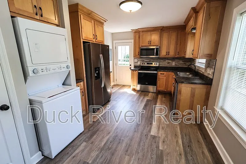 2 bed, 1.0 bath, 782 sqft, $1,650 — Photo 4