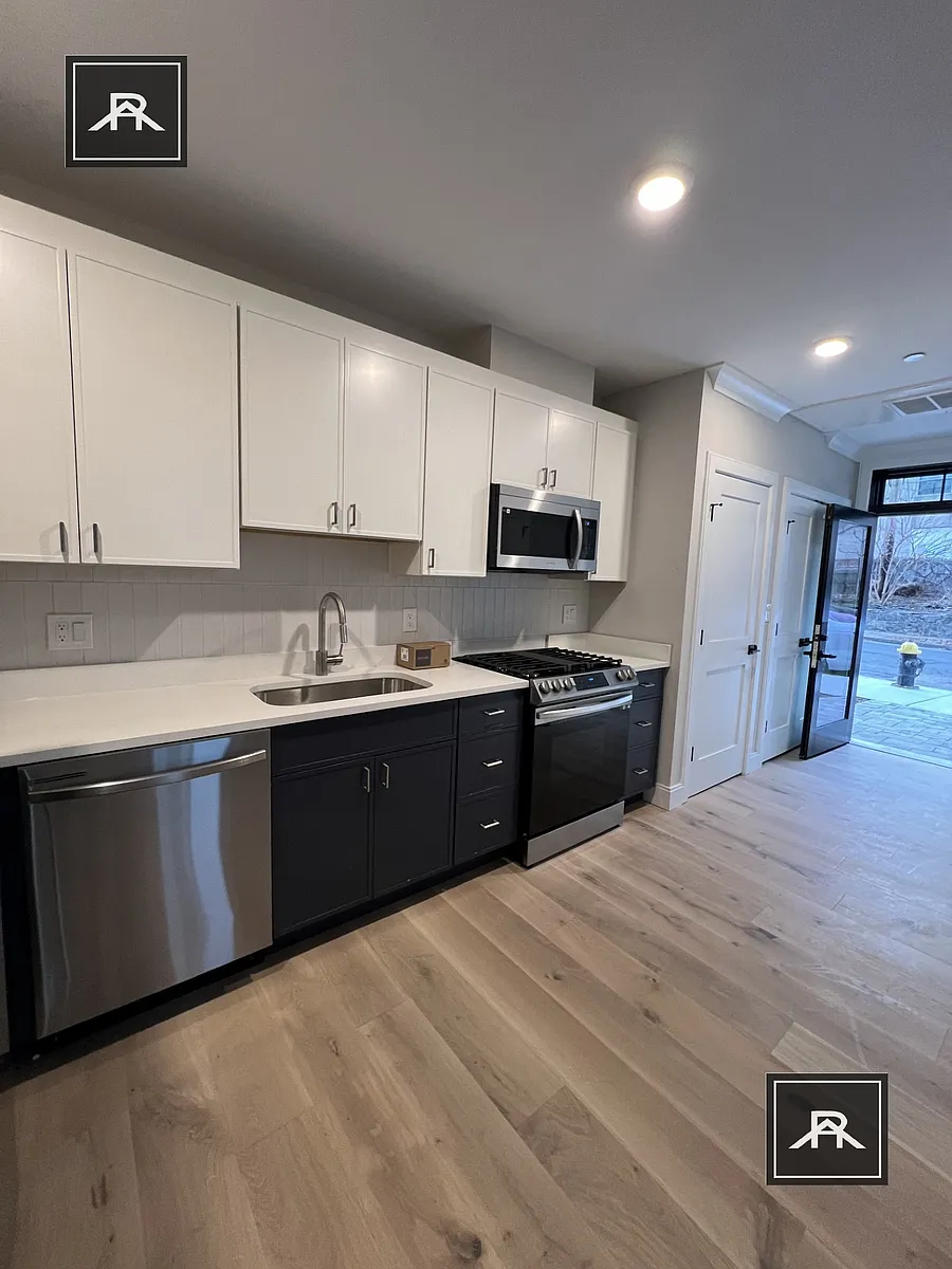 Building Photo - 159 Everett St #101