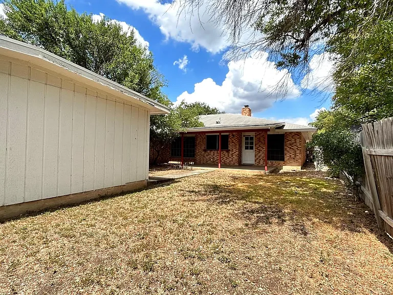 6216 Rue Marielyne St — Photo 25