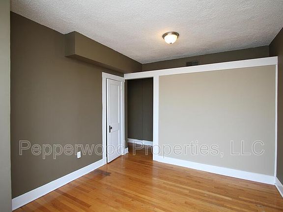 5th image of 144 W Henry St #301