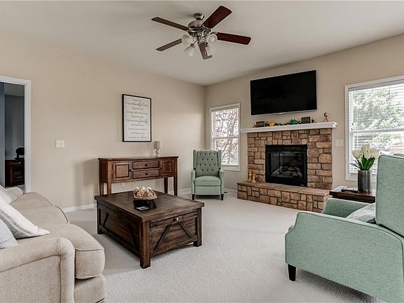 5th image of 1709 S Osage Dr
