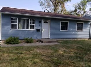 1748 Meadowdale Dr NW, Cedar Rapids, IA 52405
