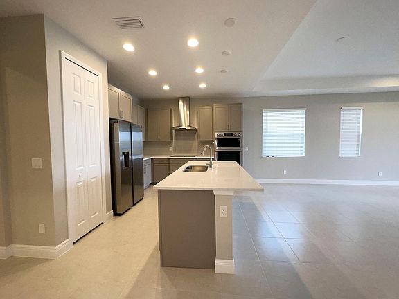 5th image of 10509 Klee Ave