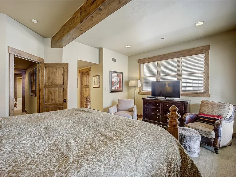 7580 Royal St E #21 — Photo 17