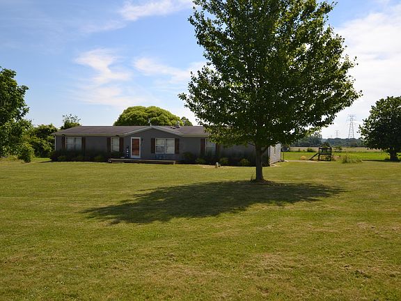 3rd image of 6889 Lake Dr