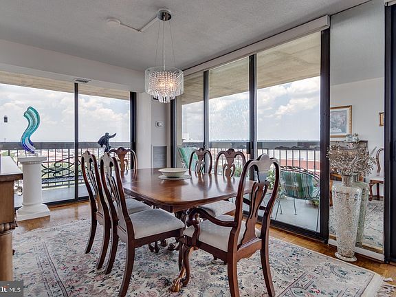 4th image of 400 Madison St APT 1308