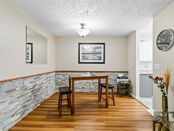 4th image of 535 Manchester Rd #209