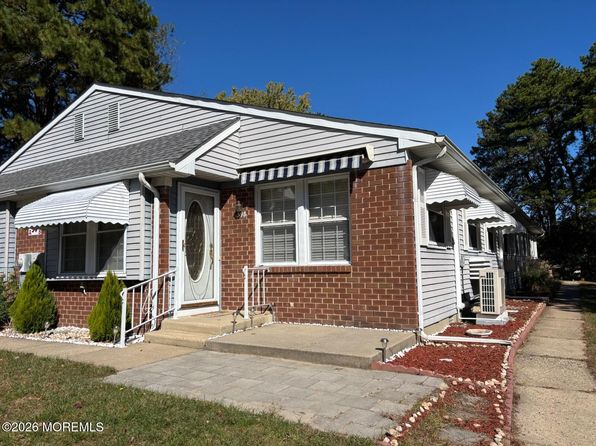 39 Stonybrook Rd #B