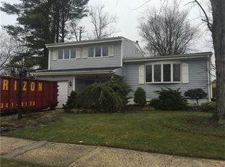12 Jewel Pl, Old Bridge, NJ 08857