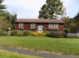 2 Caratina Dr, Pittsfield, MA 01201