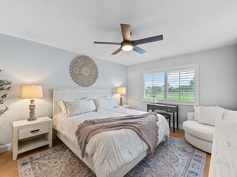 149 Palm Dr #18 — Photo 21