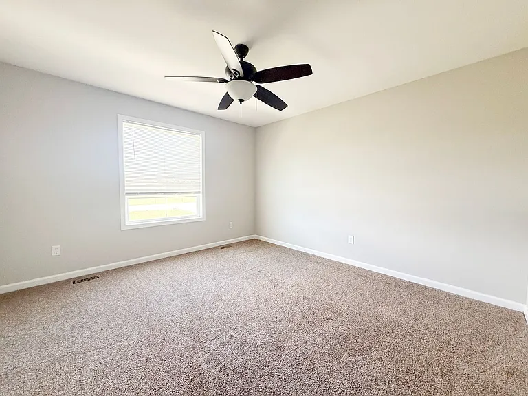 505 Holladay Rd — Photo 19