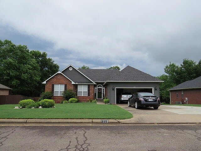 1st image of 1115 Holly Dr