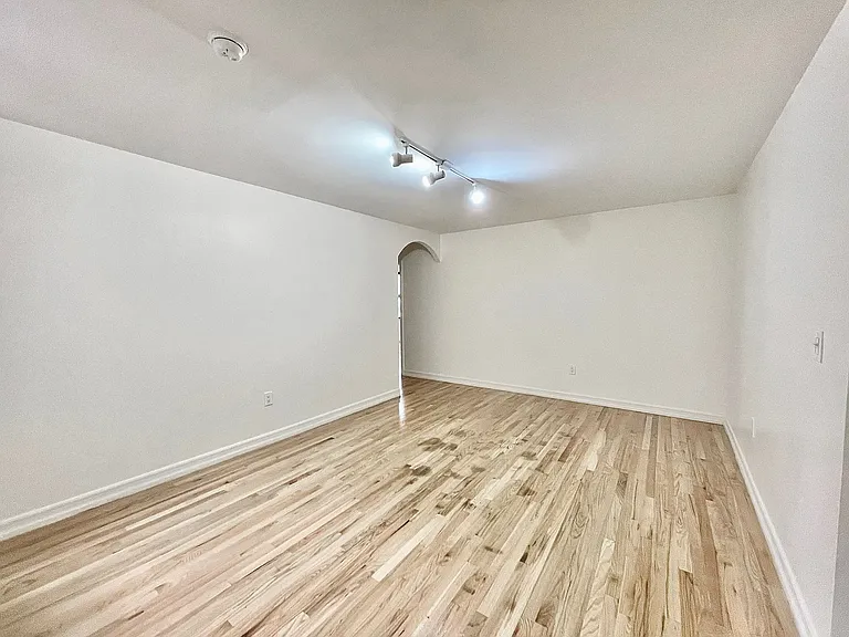 183 Pinehurst Ave #26 — Photo 2