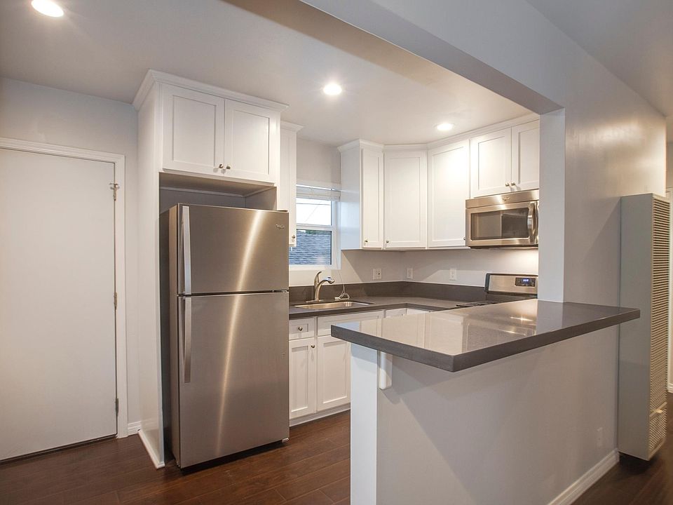 1st image of 3209 W 73rd St APT 2