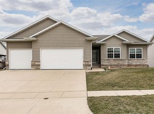 4519 Holly Cir NE, Cedar Rapids, IA 52411