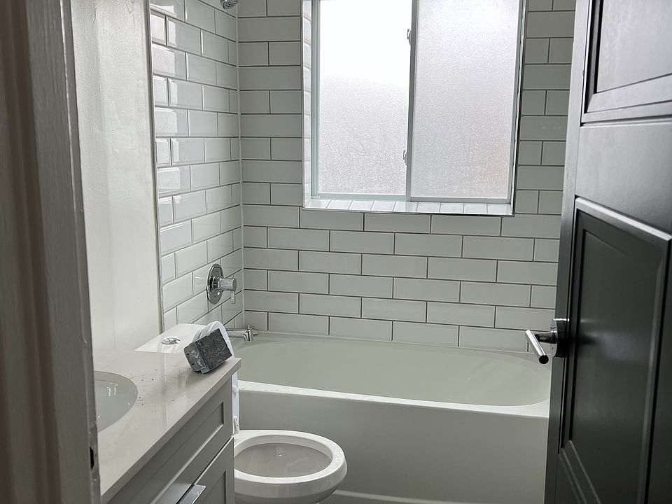 1st image of 784 Hughson St #6