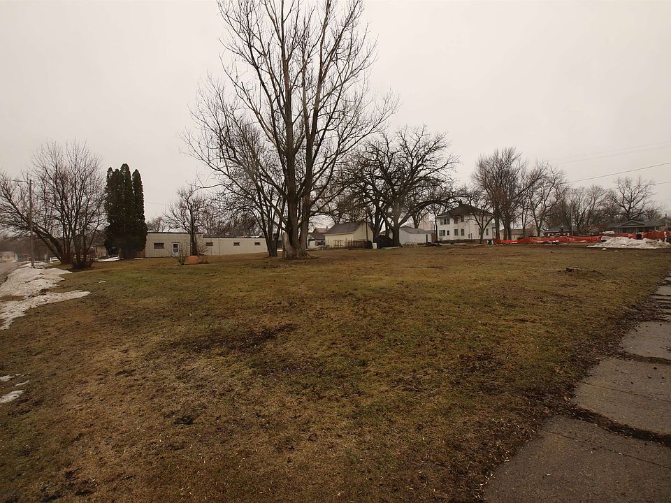 2nd image of 0 Avenue Cw #B