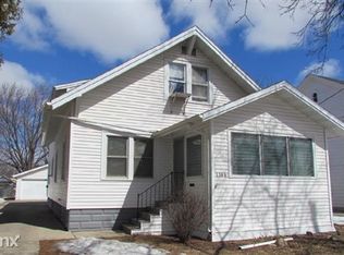 1346 1/2 W Lawrence St, Appleton, WI 54914