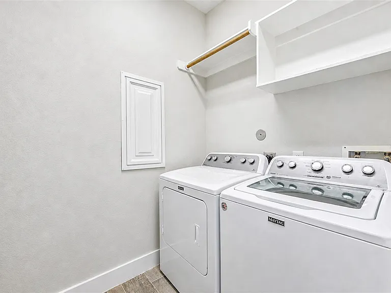 22027 Field Green Dr — Photo 12