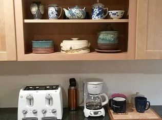 2 Holden Ave, Burlington, MA 01803