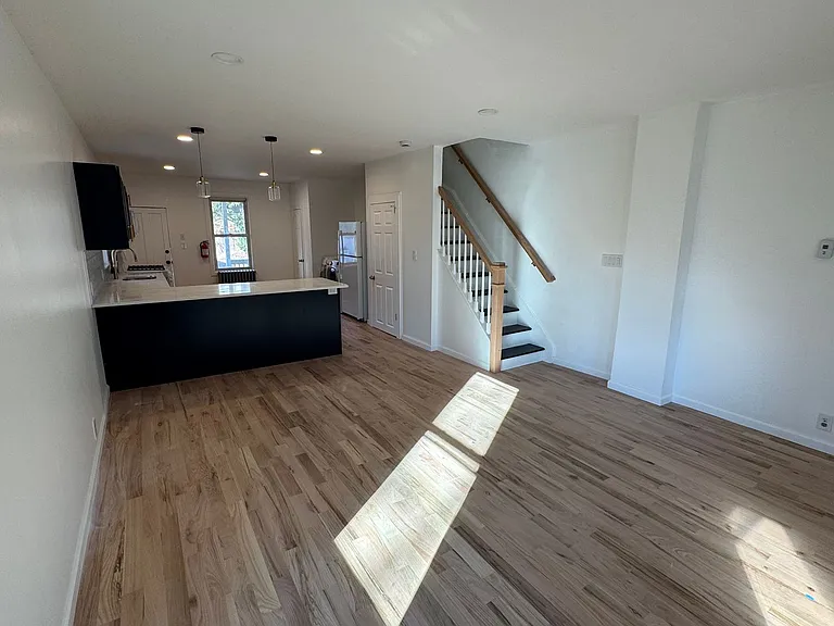 57 Morris Ave — Photo 10