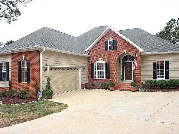 292 Pineridge Cv, Sanford, NC 27332