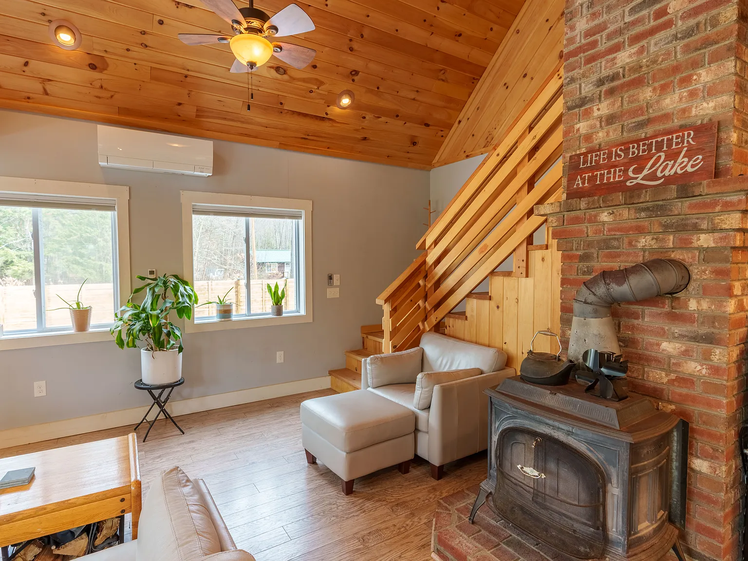 2 bed, 1300 sqft, $2,200 — Photo 4